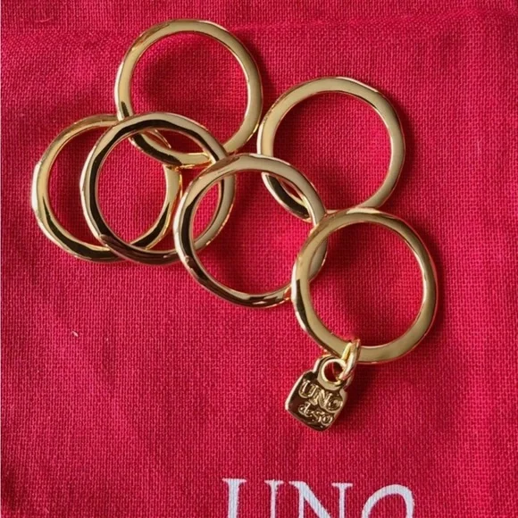 Prisoner - Uno de 50 Gold Stacking Ring - Picture 6 of 10